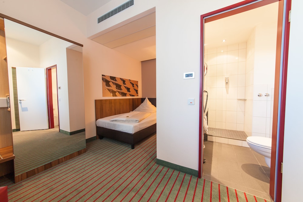 Novina Hotel Tillypark 35/71