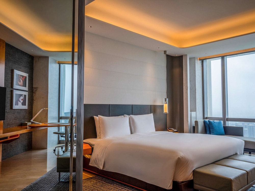 LUXURY, KING BED, OCEAN VIEW