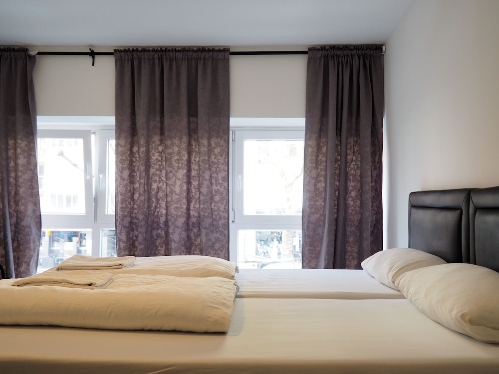 Hotel Garni Emir 8/50