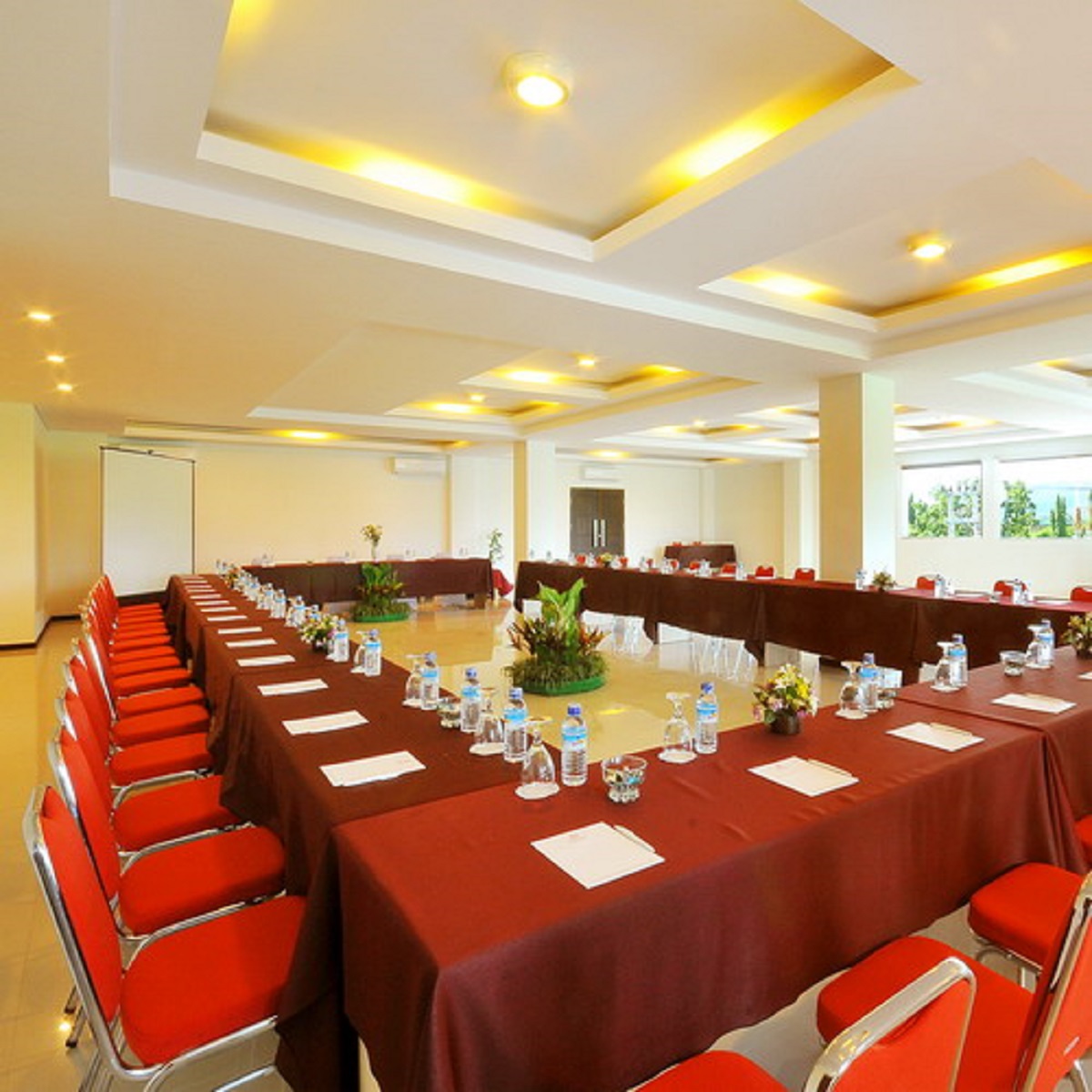 PRATAMA HOTEL AND CONVENTION 19/26