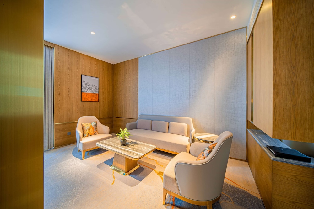 Wyndham Shiyan Downtown 16/27