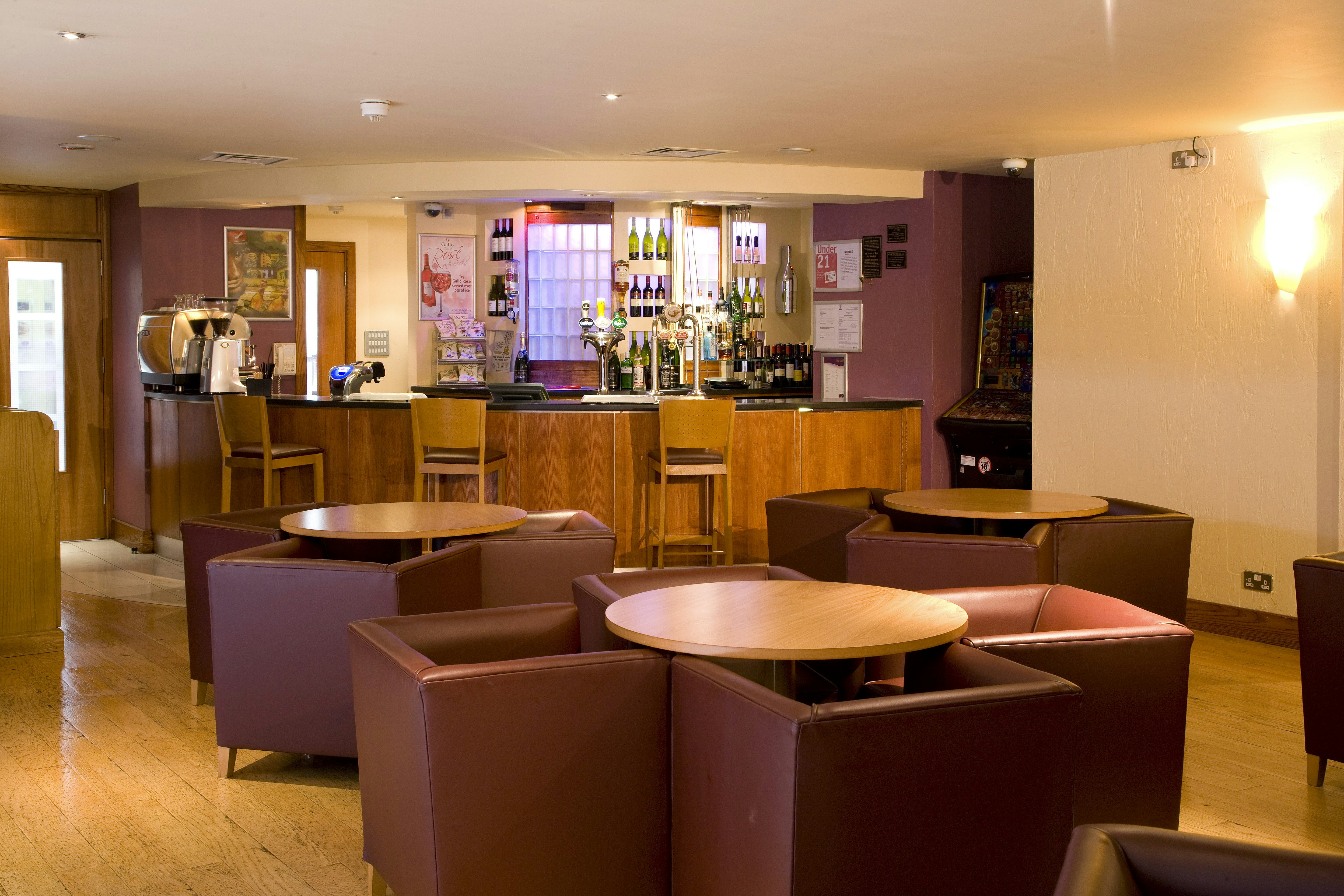 Premier Inn Watford Central Hotel 22/27