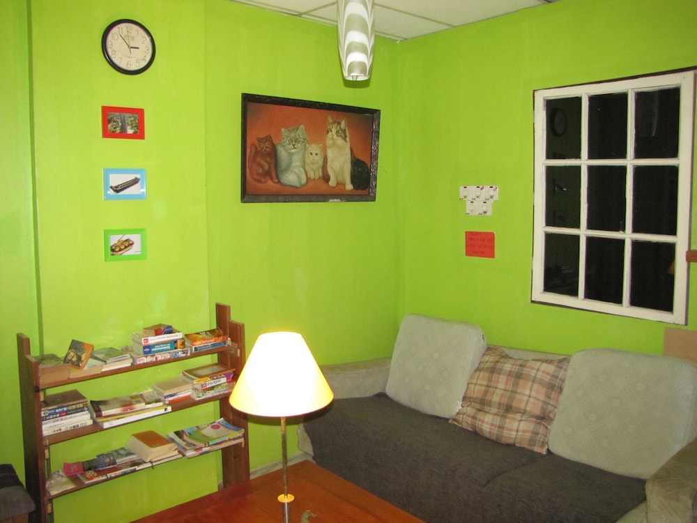 OASIS GUEST HOUSE 30/43