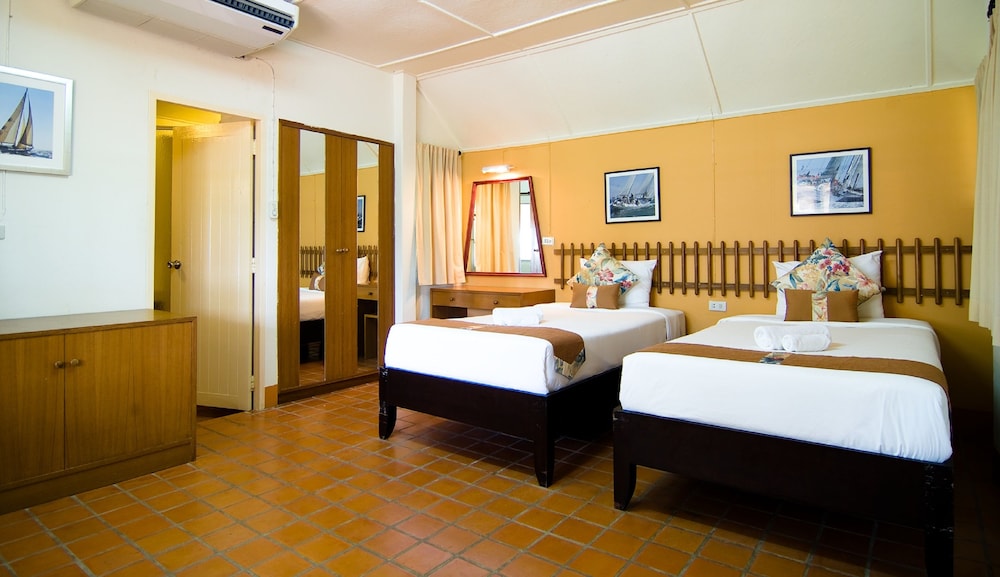 Lawana Escape Beach Resort 8/50