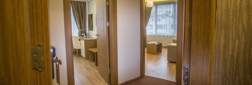 Park Square Hotel 30/30
