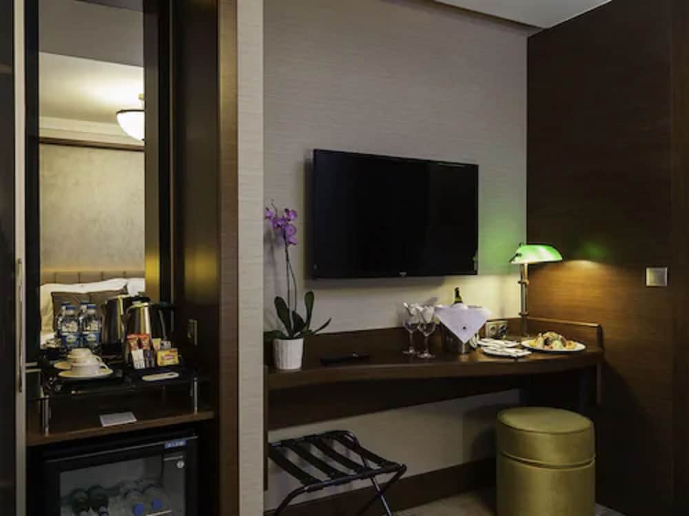 Manesol Galata Hotel 43/51