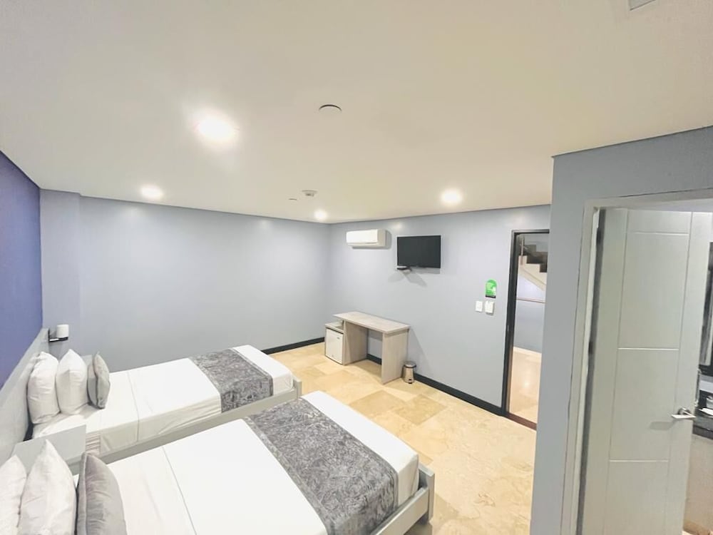 HOTEL LLERAS 10 25/63