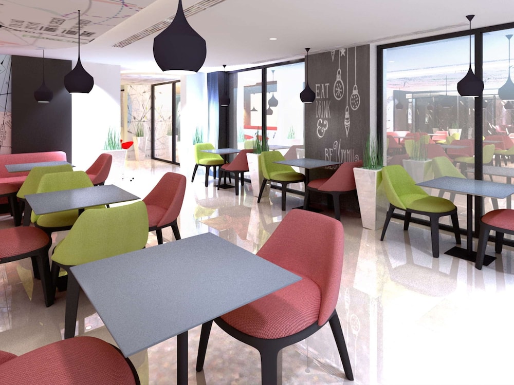 ibis Styles Bucharest Airport 38/54