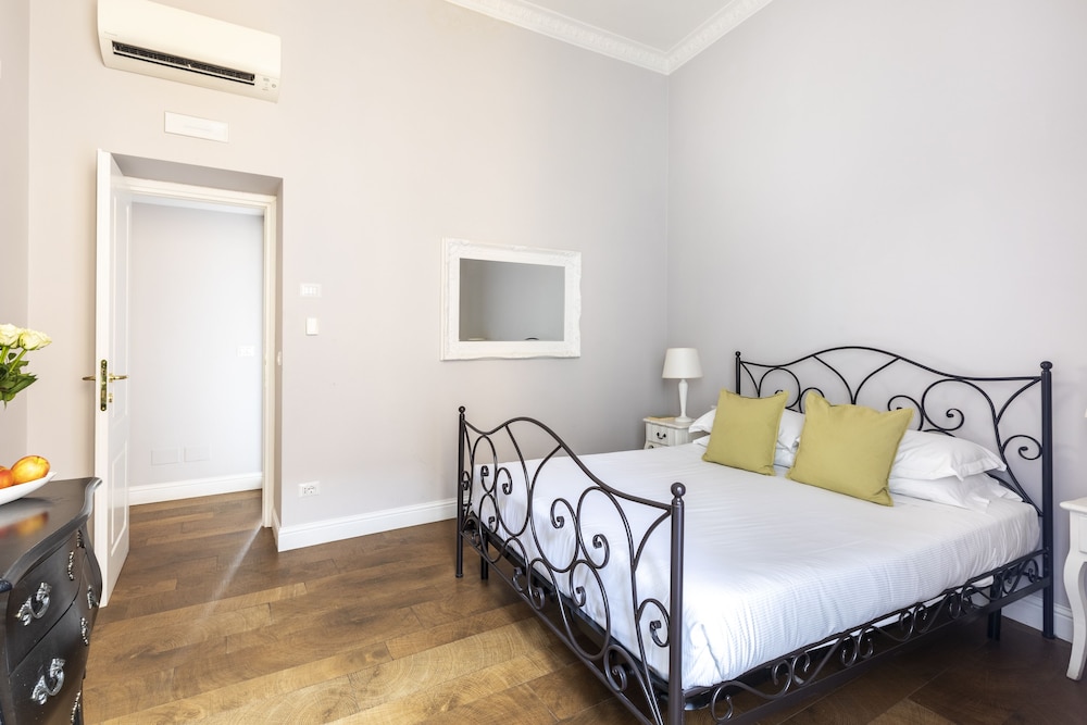 Spagna Art & Suites 12/58