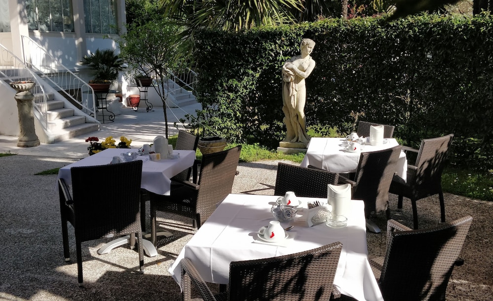 Hotel Villa Delle Palme 68/79