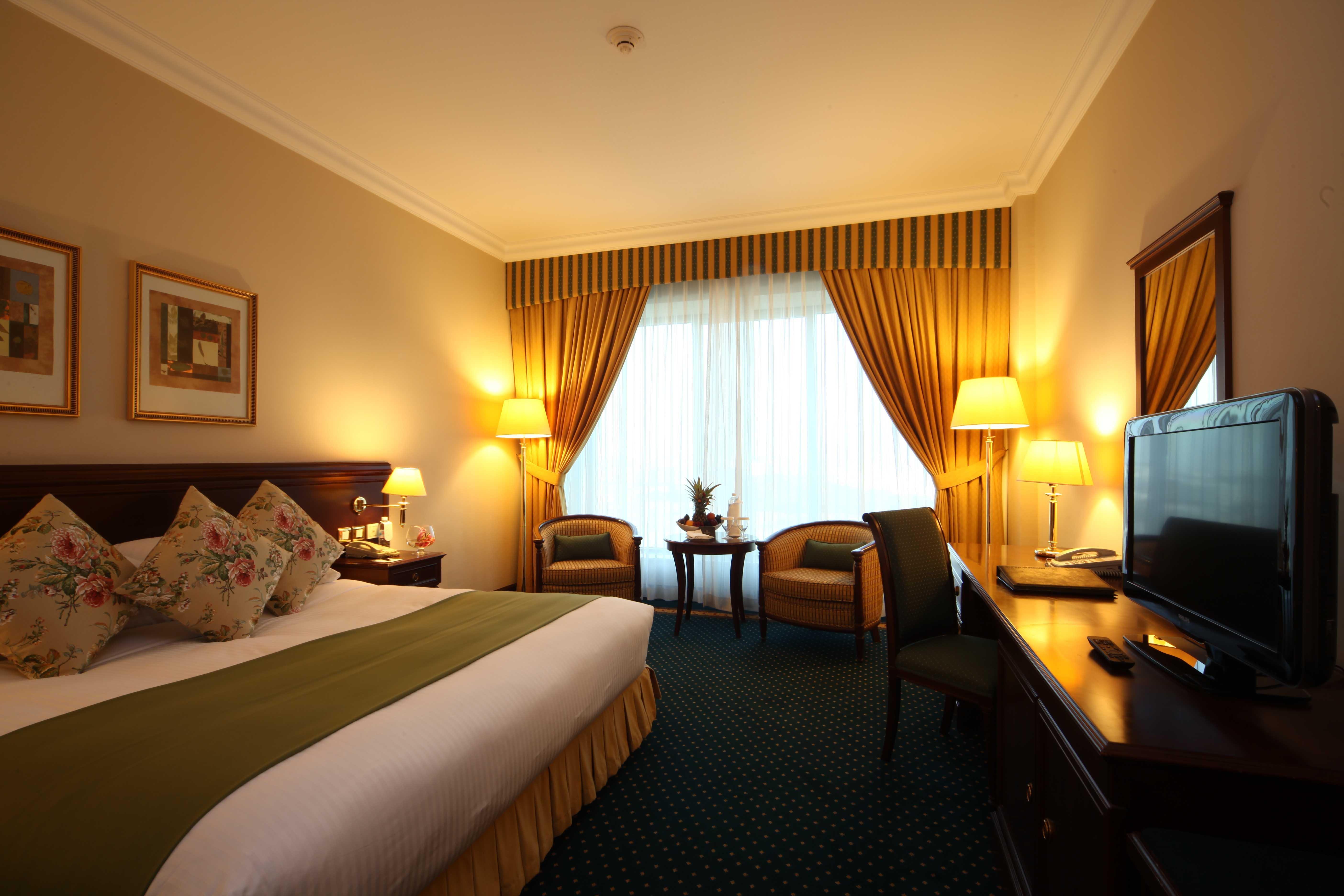 Classic, King Bed, Middle Floor