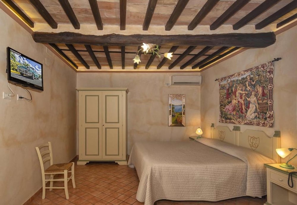 Villa Cheli Hotel 4/75