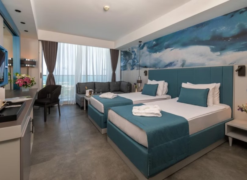 Room, Triple, Lateral Side Sea View