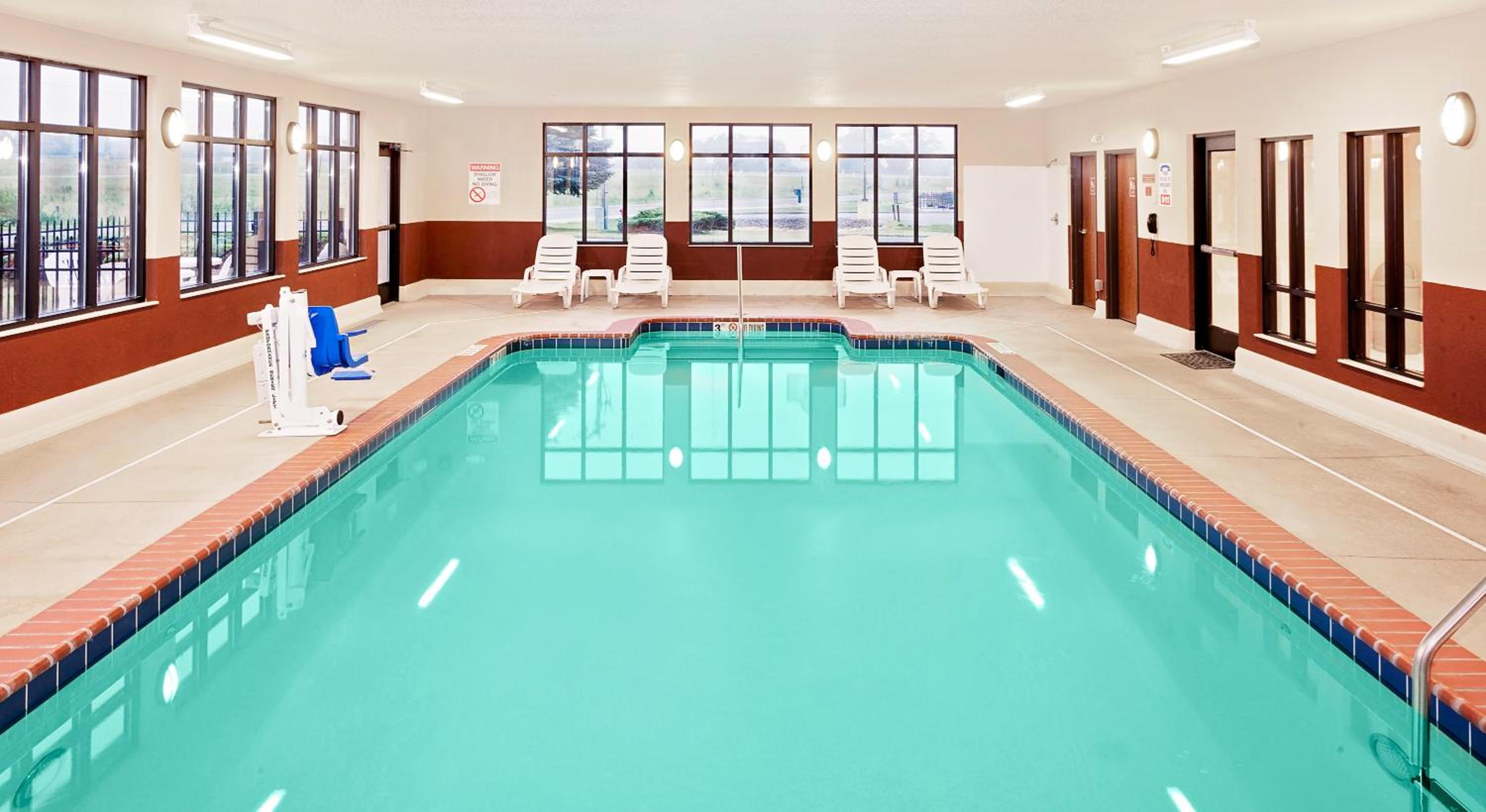 Baymont by Wyndham St. Joseph/Stevensville 26/39