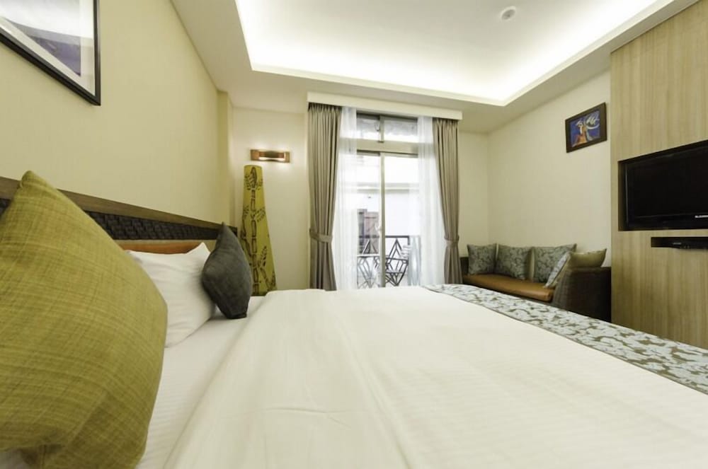 ROOM, DOUBLE BED