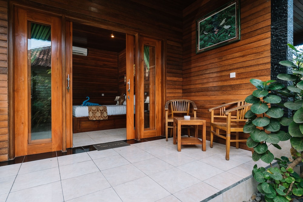 D And B Bungalow 11/67