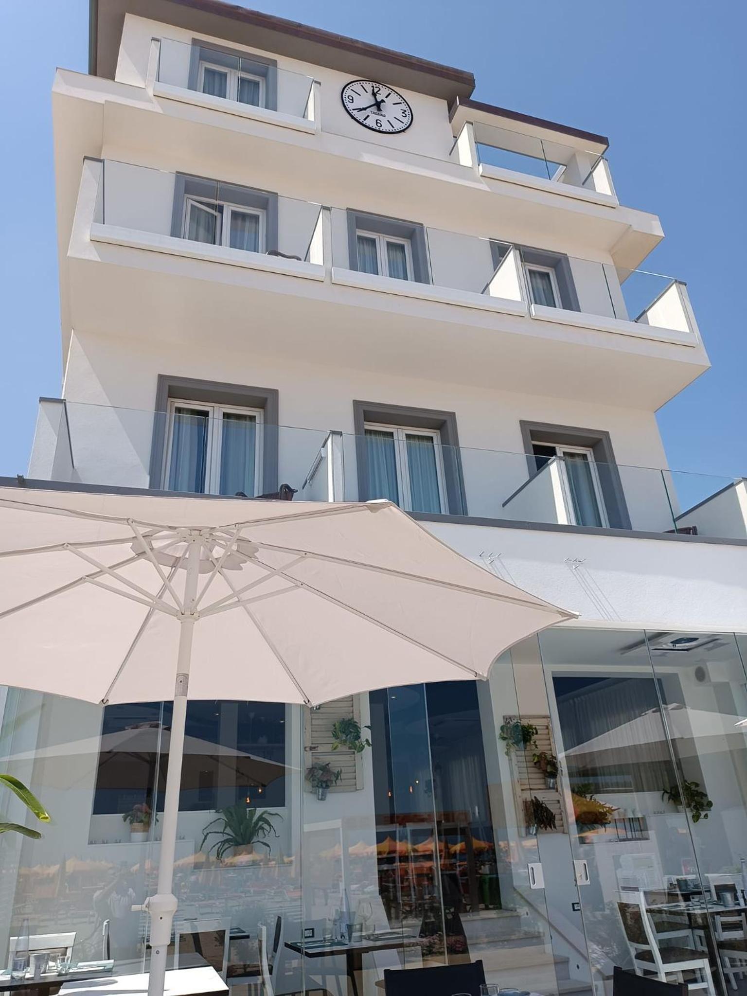 Hotel Brienz 2/50