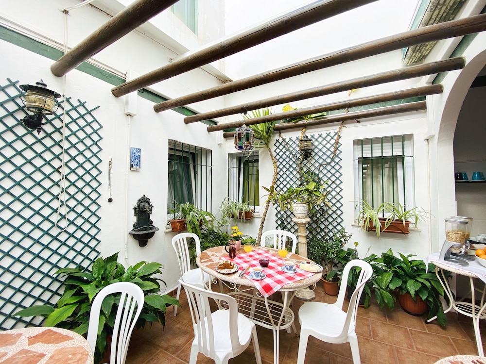 Hostal Azahara 44/70
