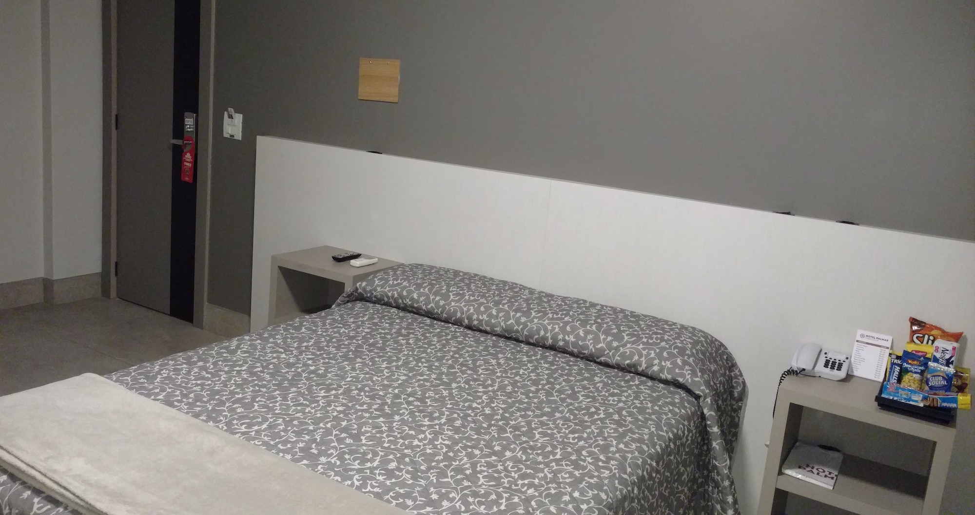 Quarto Duplo Standard com Cama de Casal