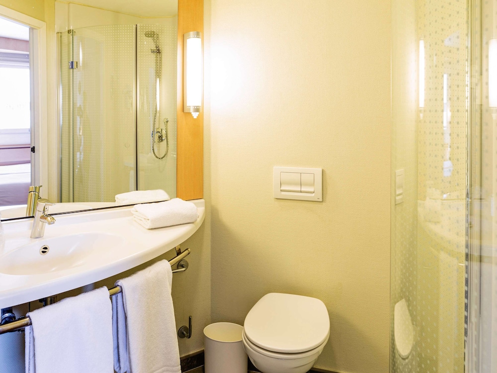 IBIS OVIEDO 16/59