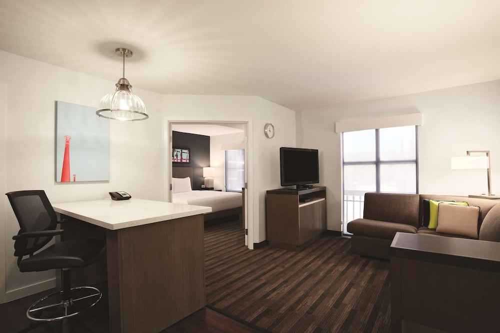 HYATT house Pleasant Hill 57/68