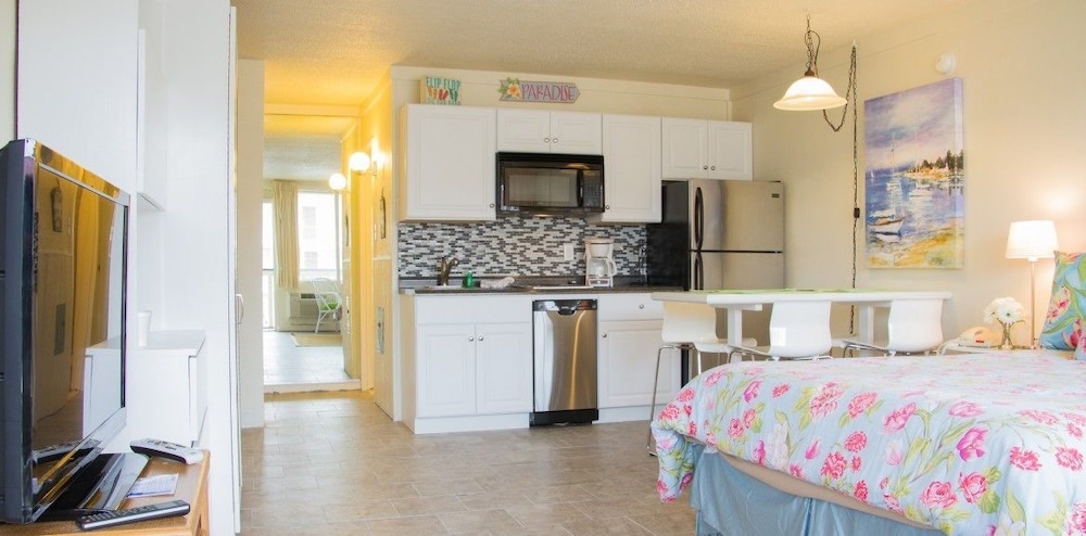 Beachcomber Resort 12/76