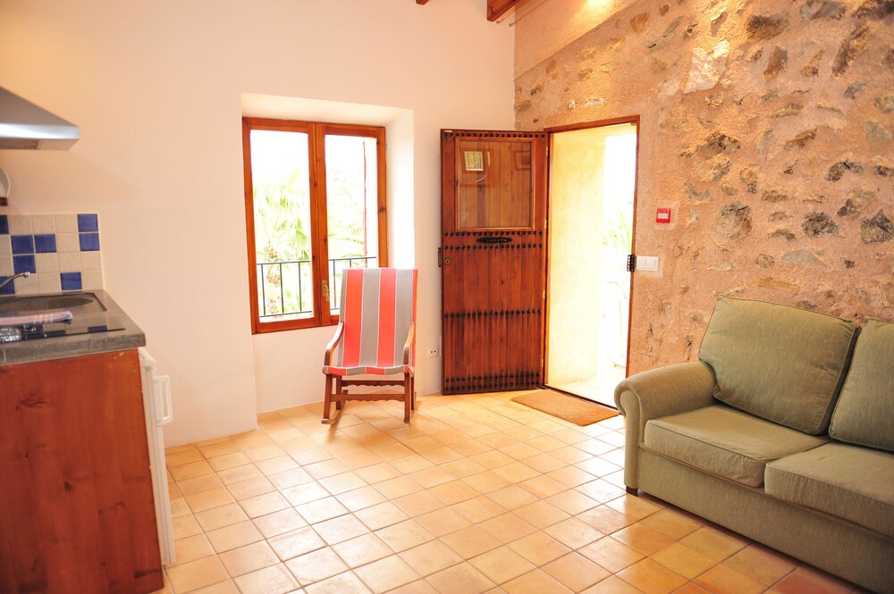 Finca Hotel Ses Cases Noves 27/50