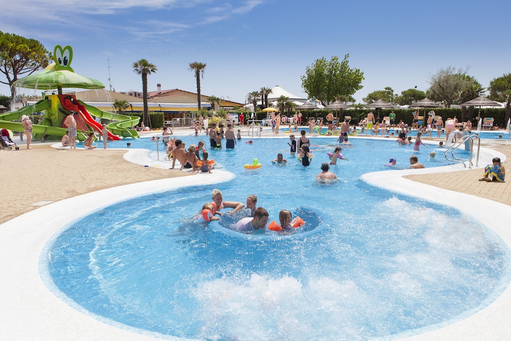 VELA BLU CAMPING VILLAGE 55/67