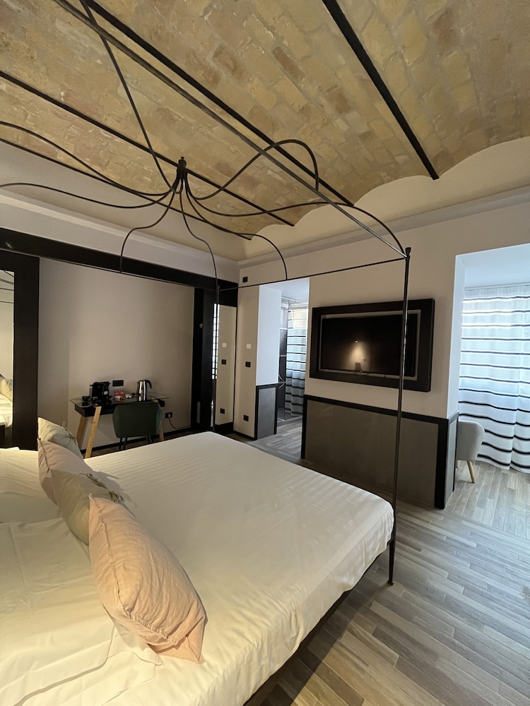 Flaneur - Rooms & Suites by Visconti 9/50