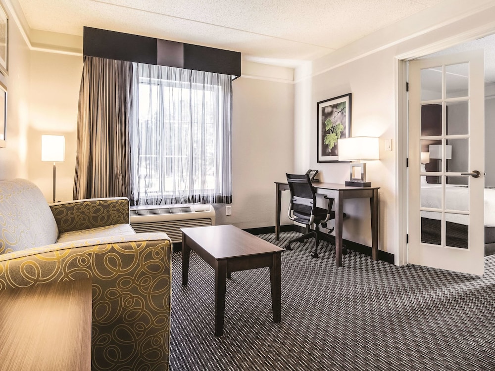 La Quinta Inn & Suites by Wyndham Alexandria Airport 22/48