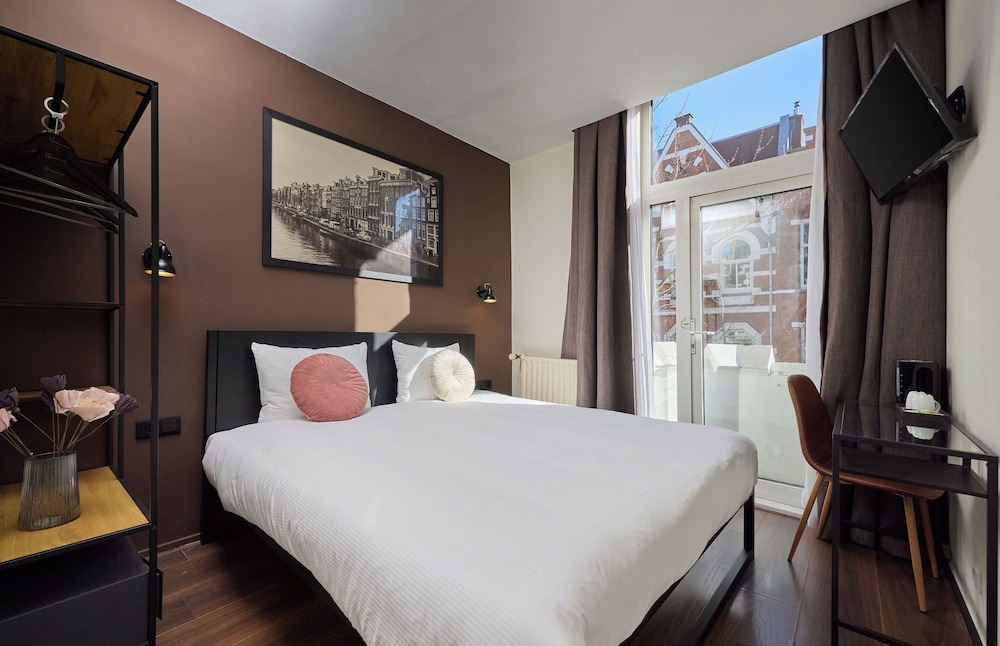 STANDARD, DOUBLE BED, PRIVATE BATHROOM