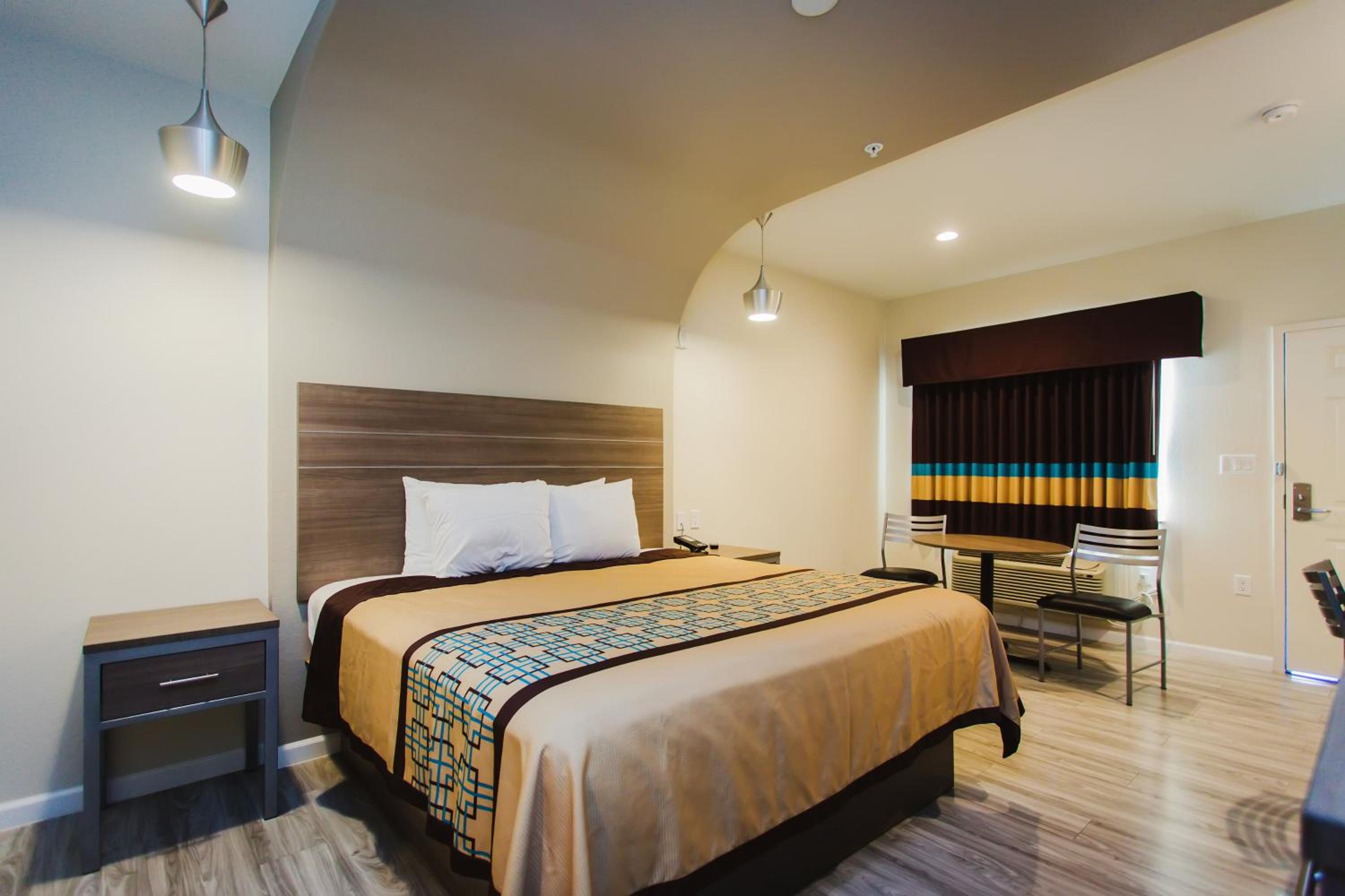 Room, King Bed, Smoking