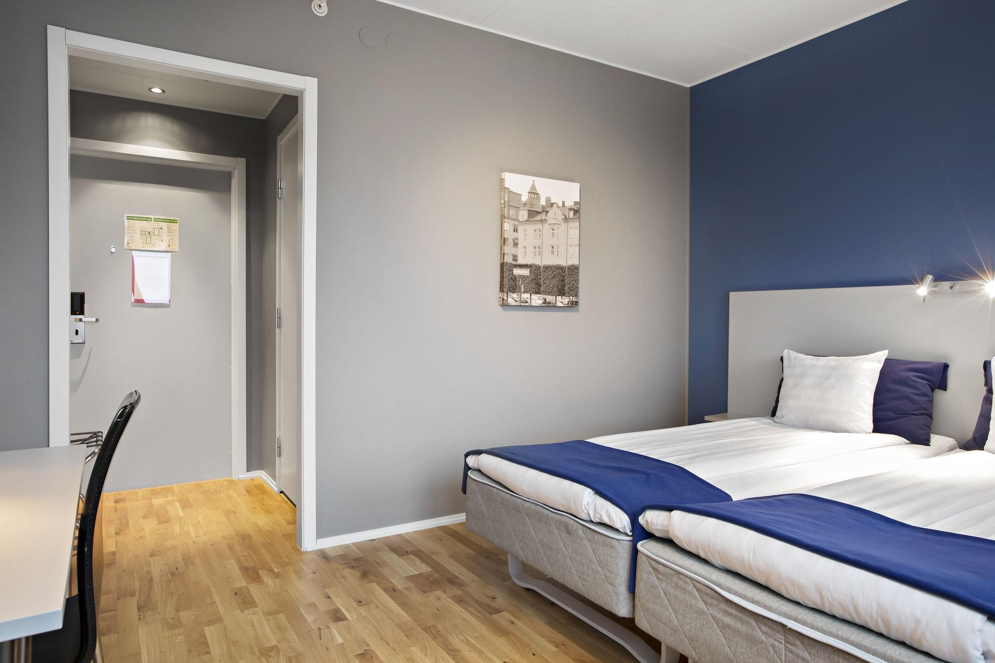 Family, Multiple Beds