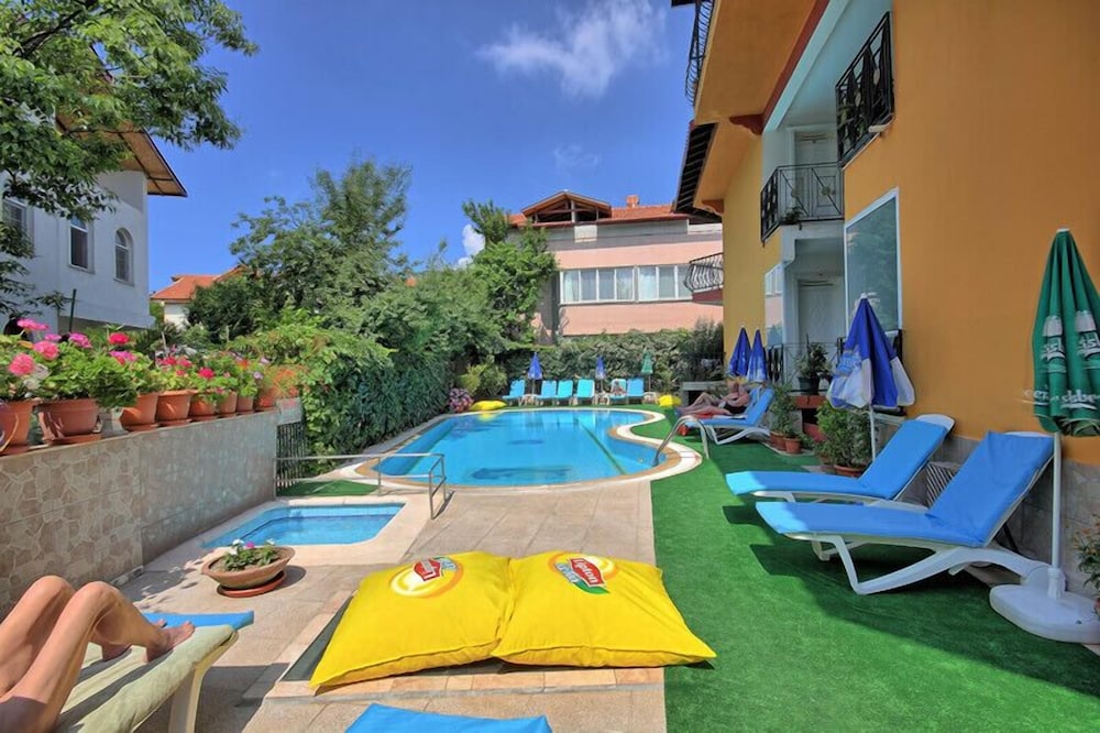 Mandal Inn Hotel 41/50
