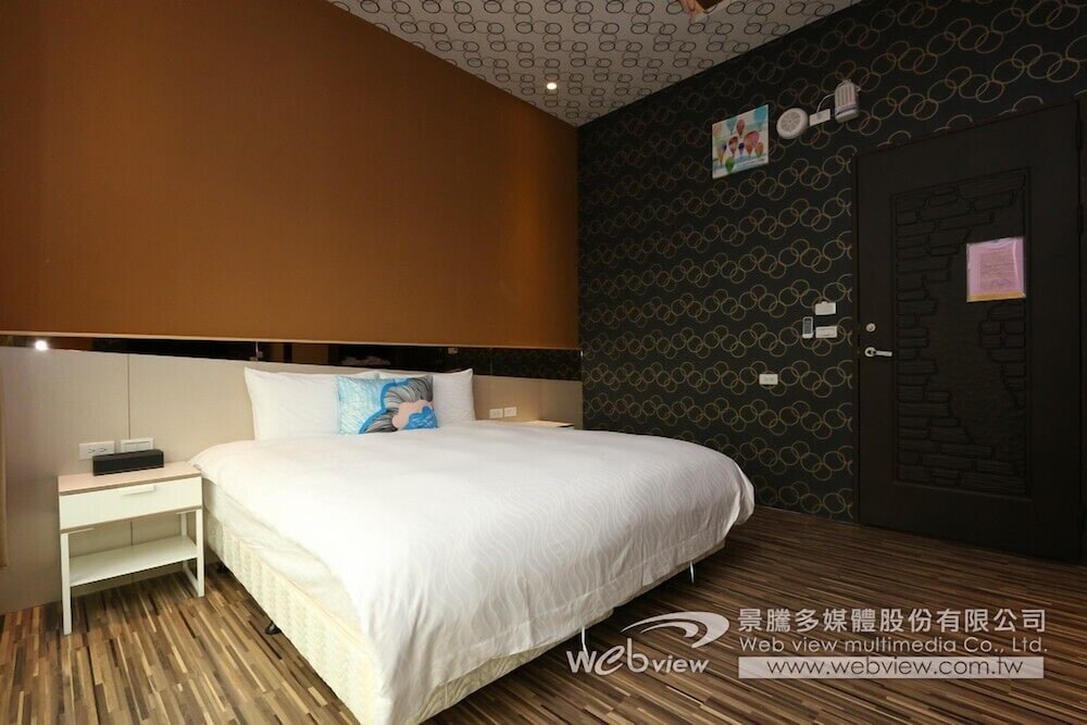 Ruo Shui Hotspring Hotel 35/62