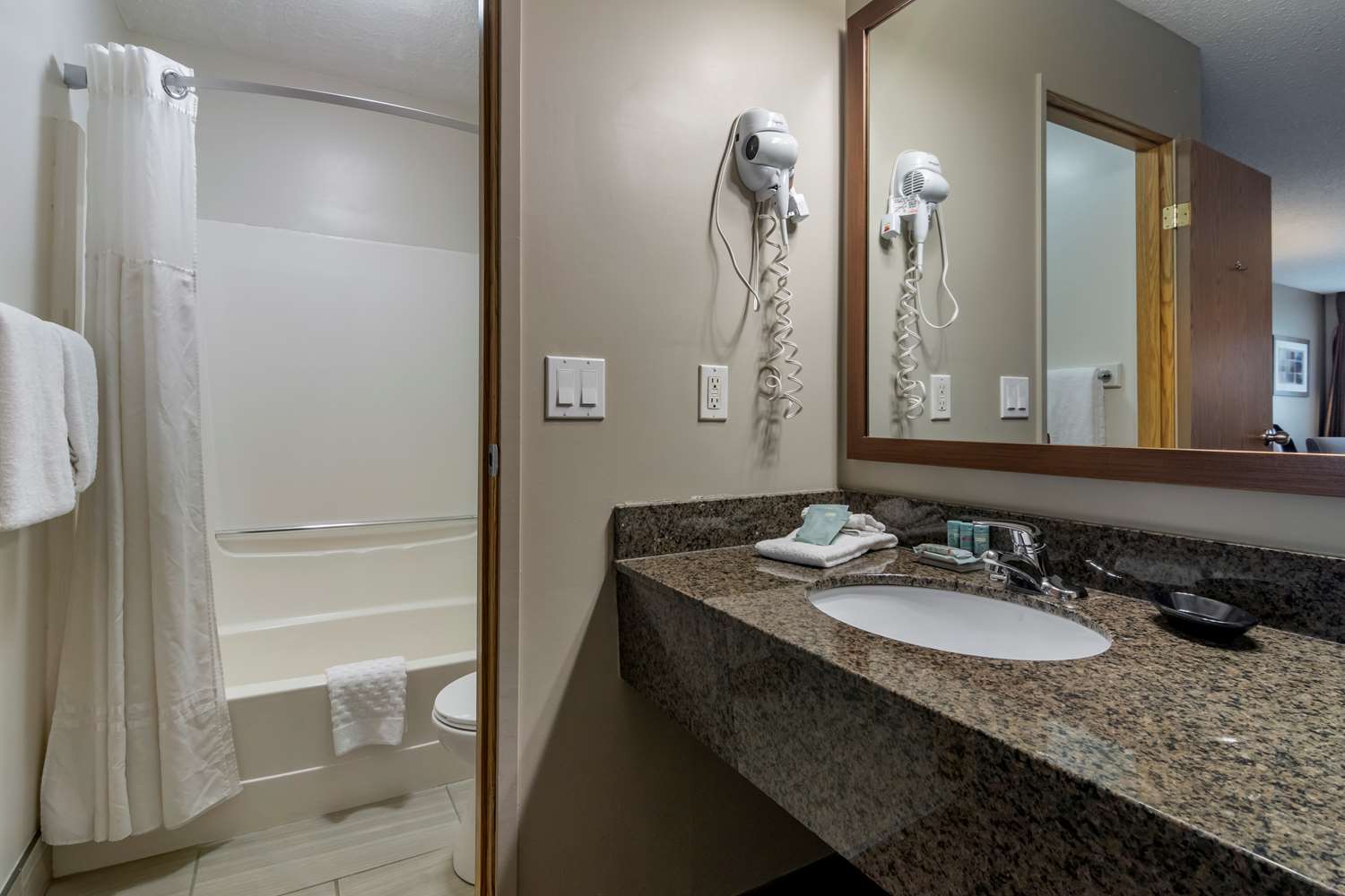 Surestay Plus Hotel By Best Western Salmon Arm 31/32