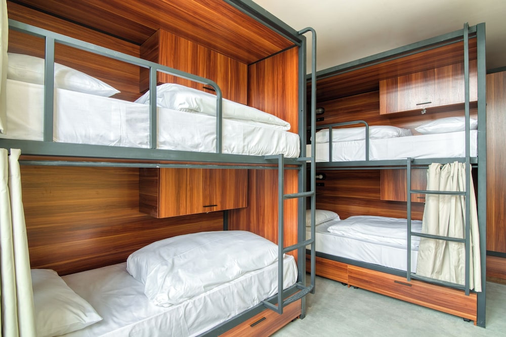 Mixed Dorm, 10 Beds, 5 Bunk Beds