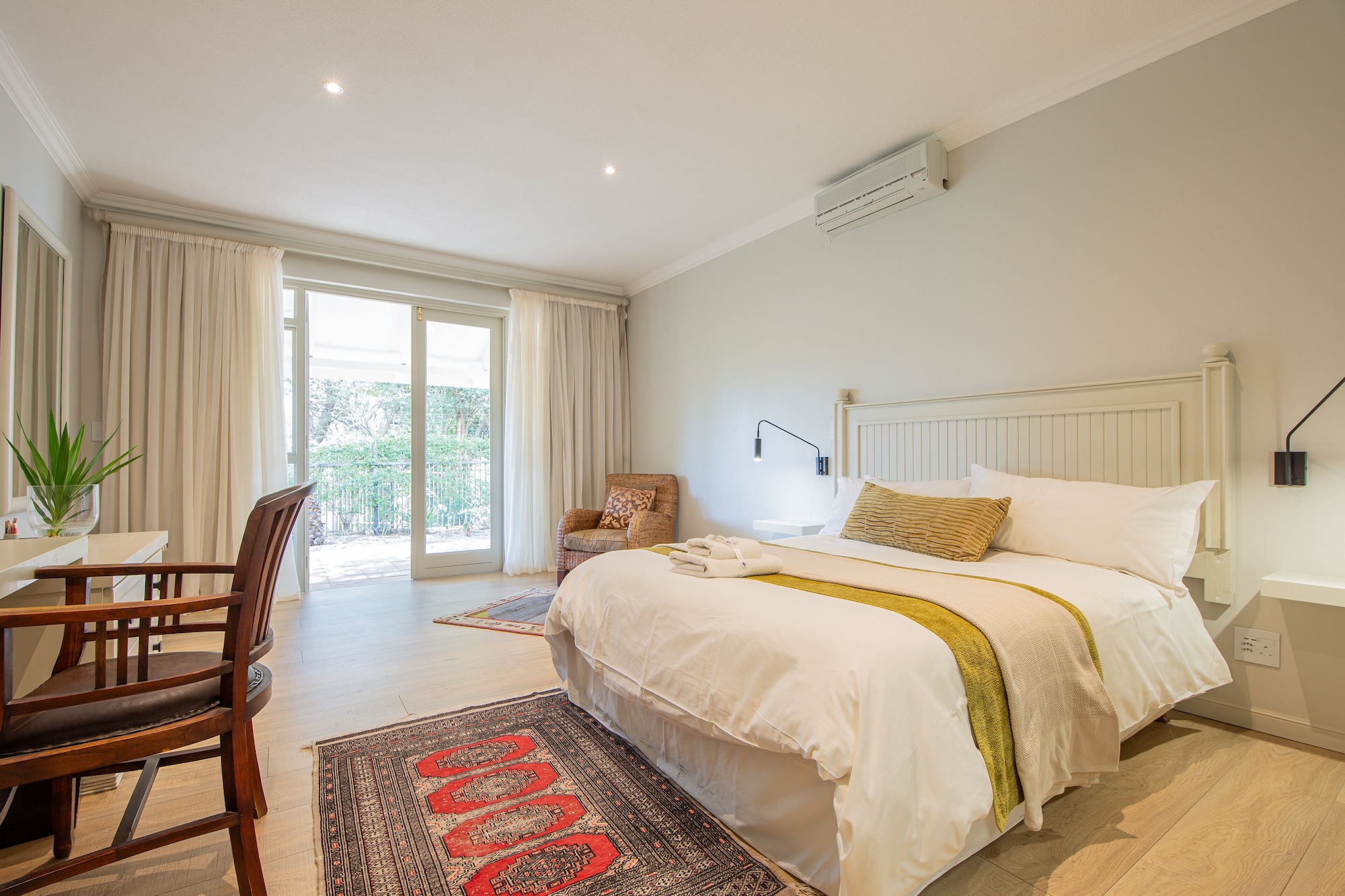 STANDARD, DOUBLE BED
