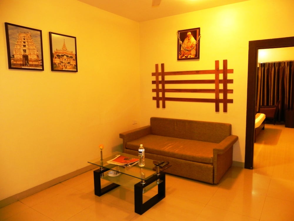 Hotel Reeva Suites 17/25