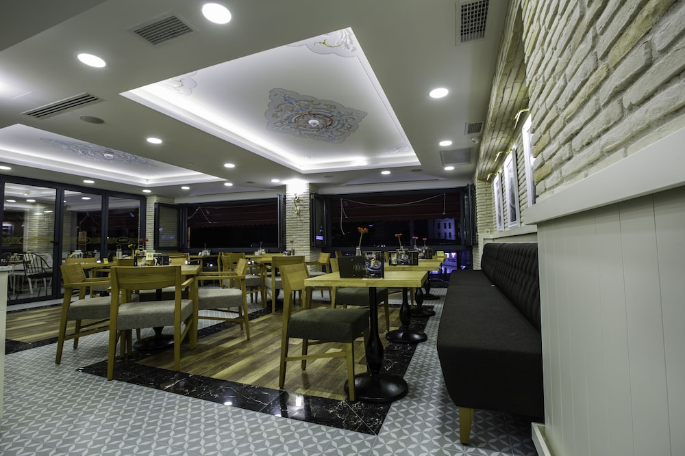 Phosphorion Hotel 36/46