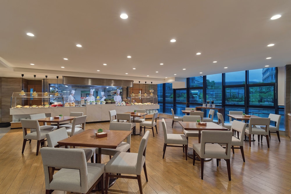 Hyatt House Shenzhen Airport 52/70