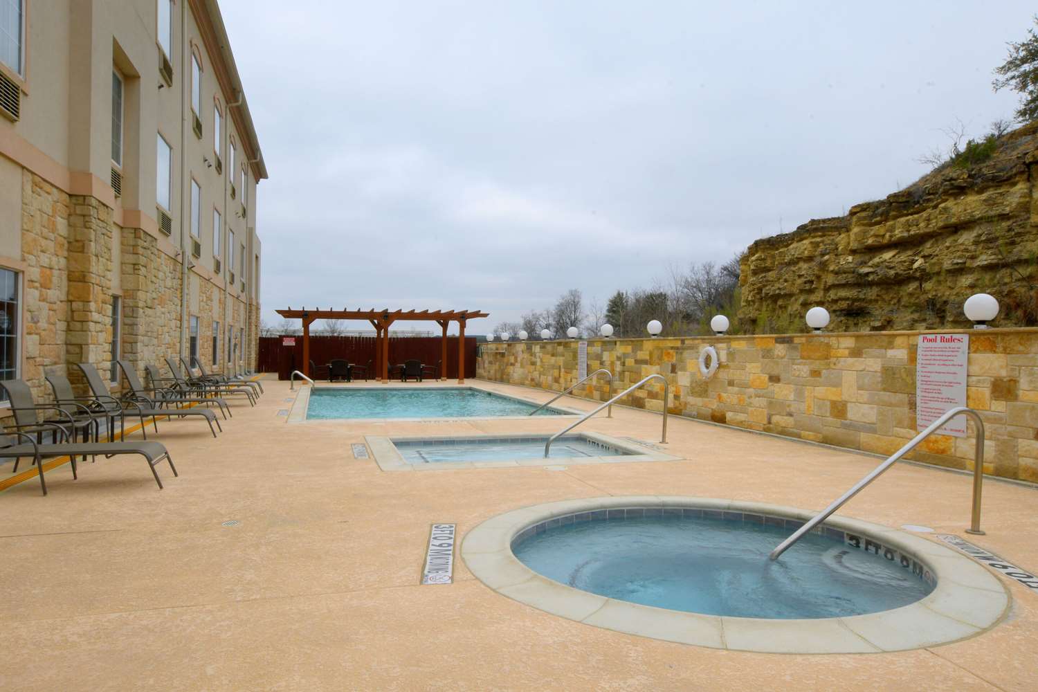 Baymont Inn & Suites by Wyndham Glen Rose 26/46