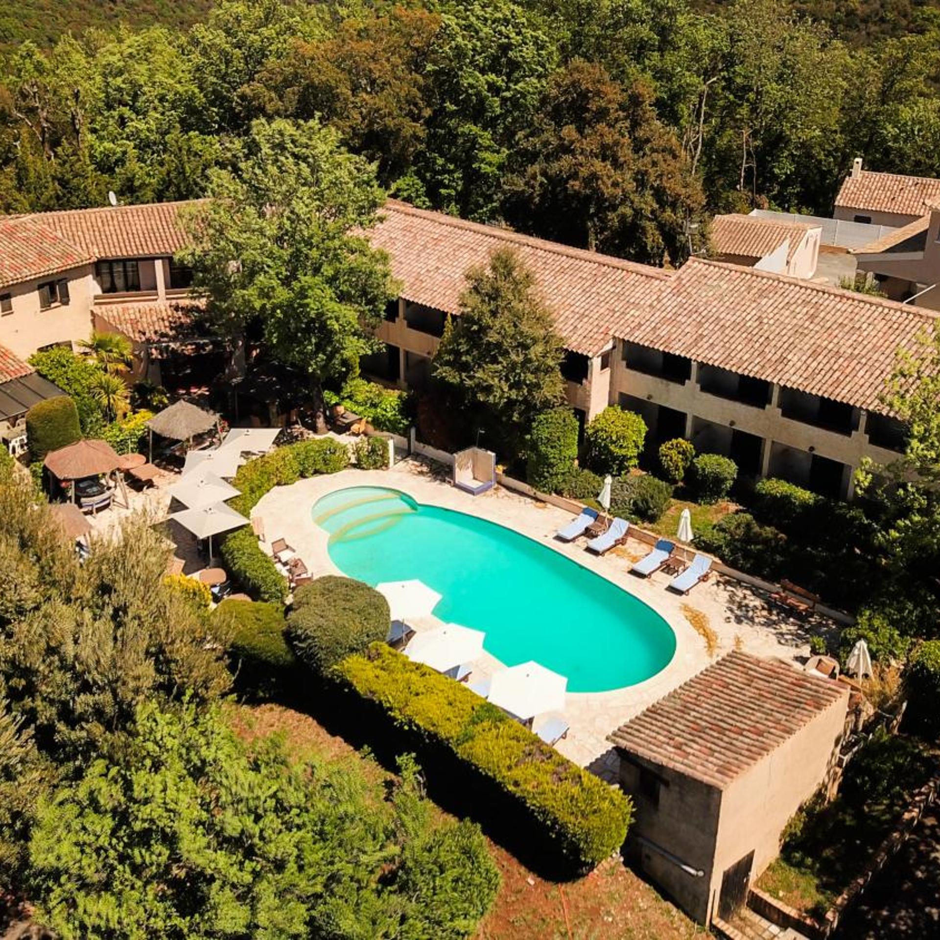 HOTEL L'ESTIRADO DES ADRETS 46/48