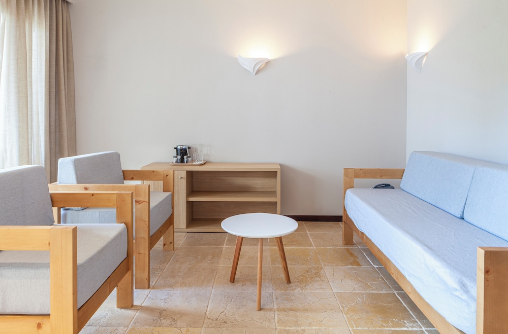 Minura Cala Galdana and Apartamentos D Aljandar 34/50