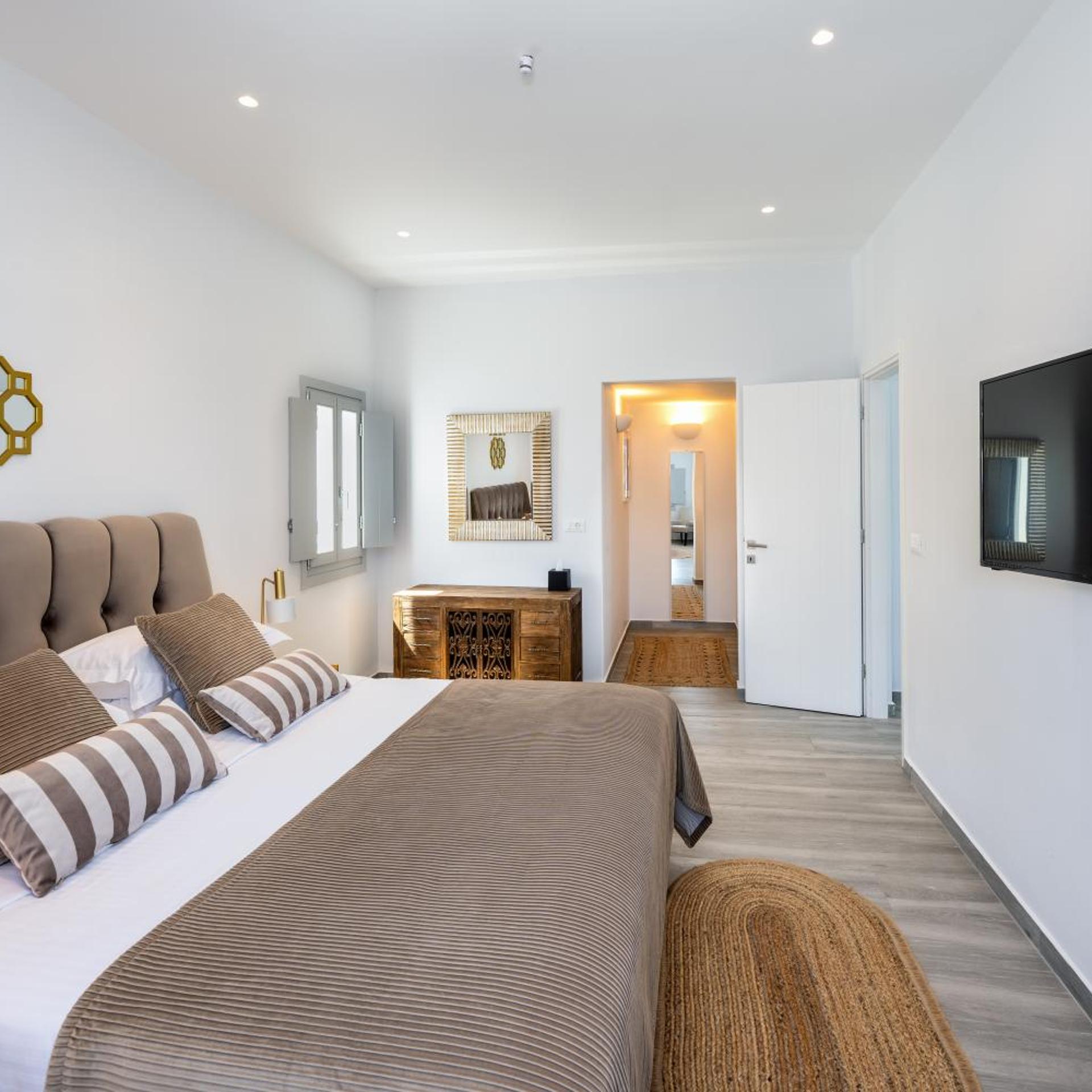 1 Bedroom, Suite, Sea View, Private Heated Pool