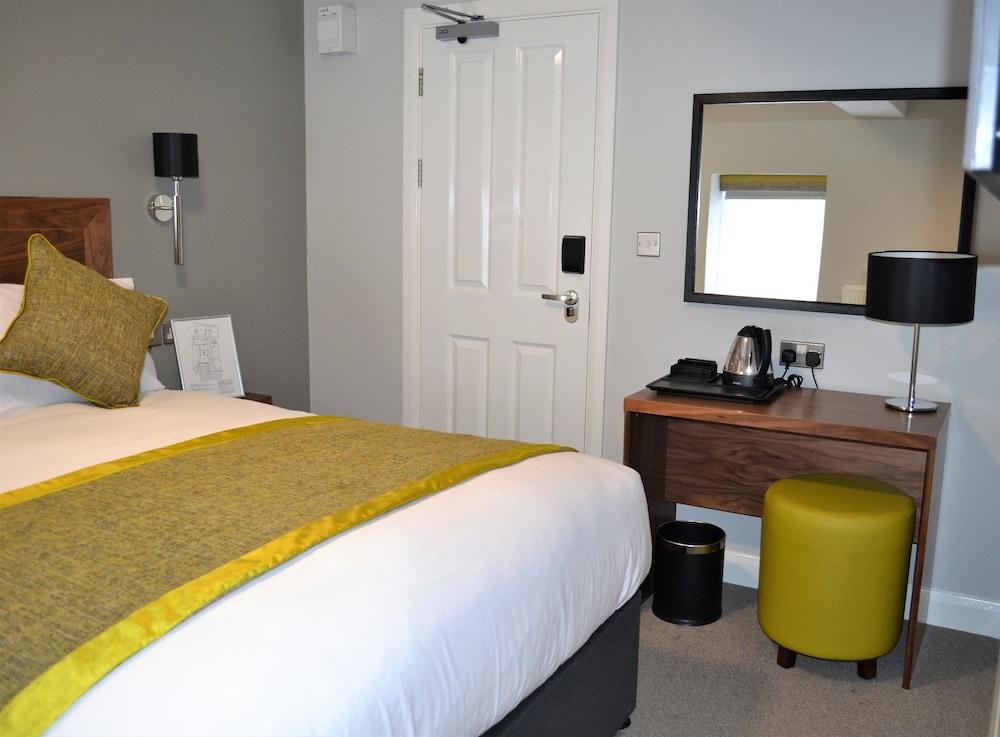 New Park Hotel 6/50