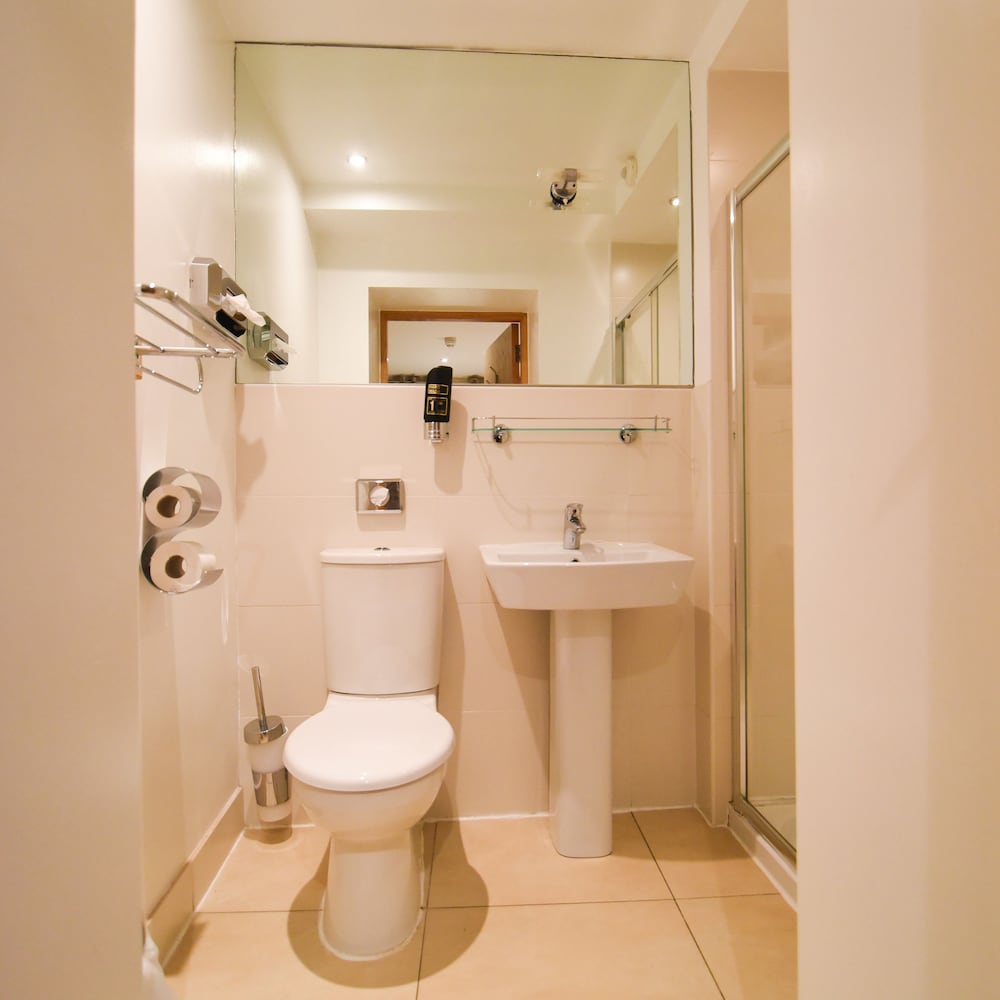 Eyre Square Townhouse 16/46