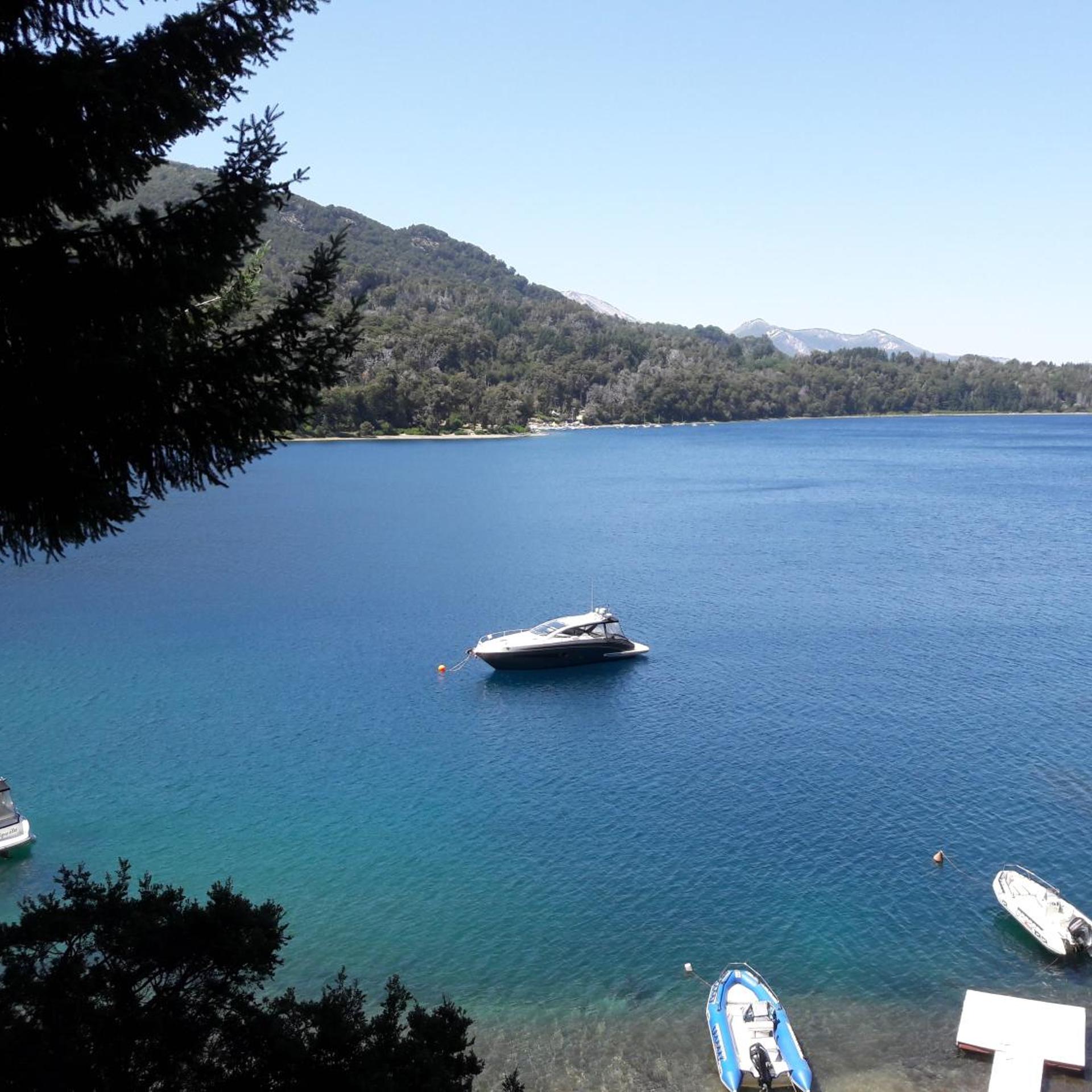 Dos Bahias Lake Resort 34/48