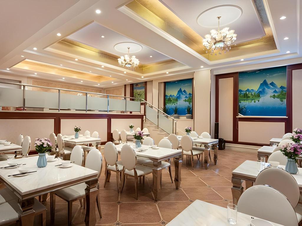 Vienna International Hotel (Shaoxing East Station Wanda) 32/38