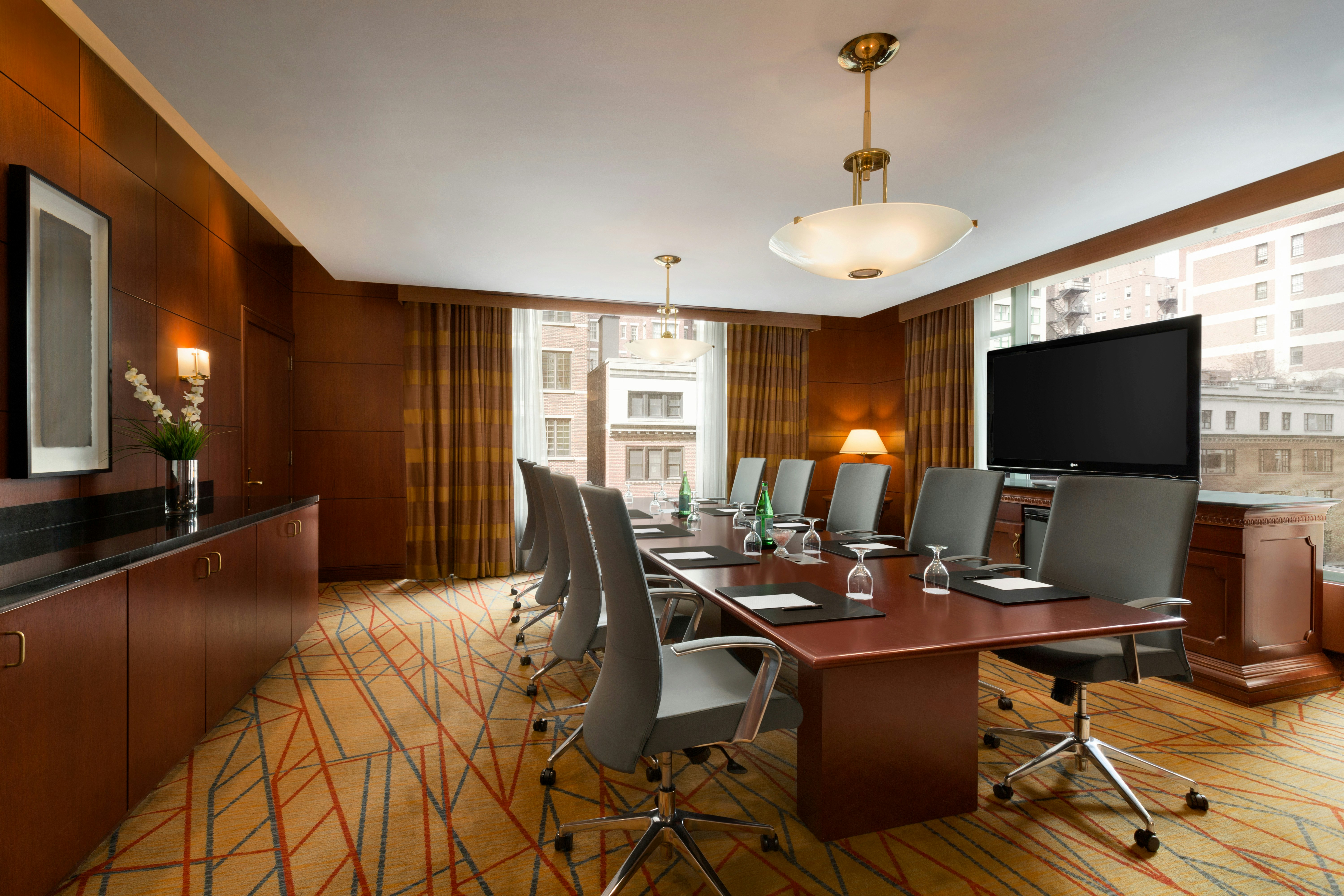 Hilton Chicago Magnificent Mile Suites 51/58